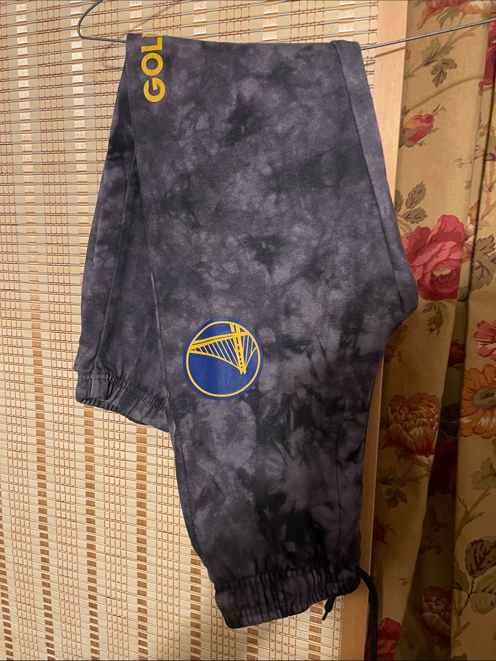 NBA boys joggers, Golden State joggers, gray/black marvel color, medium, 10-12.